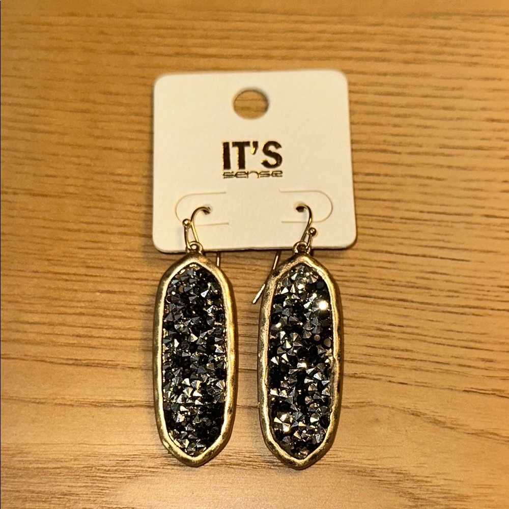 •ITS• Silver and Black on gold tone dangle earrings 🖤💛 NWT